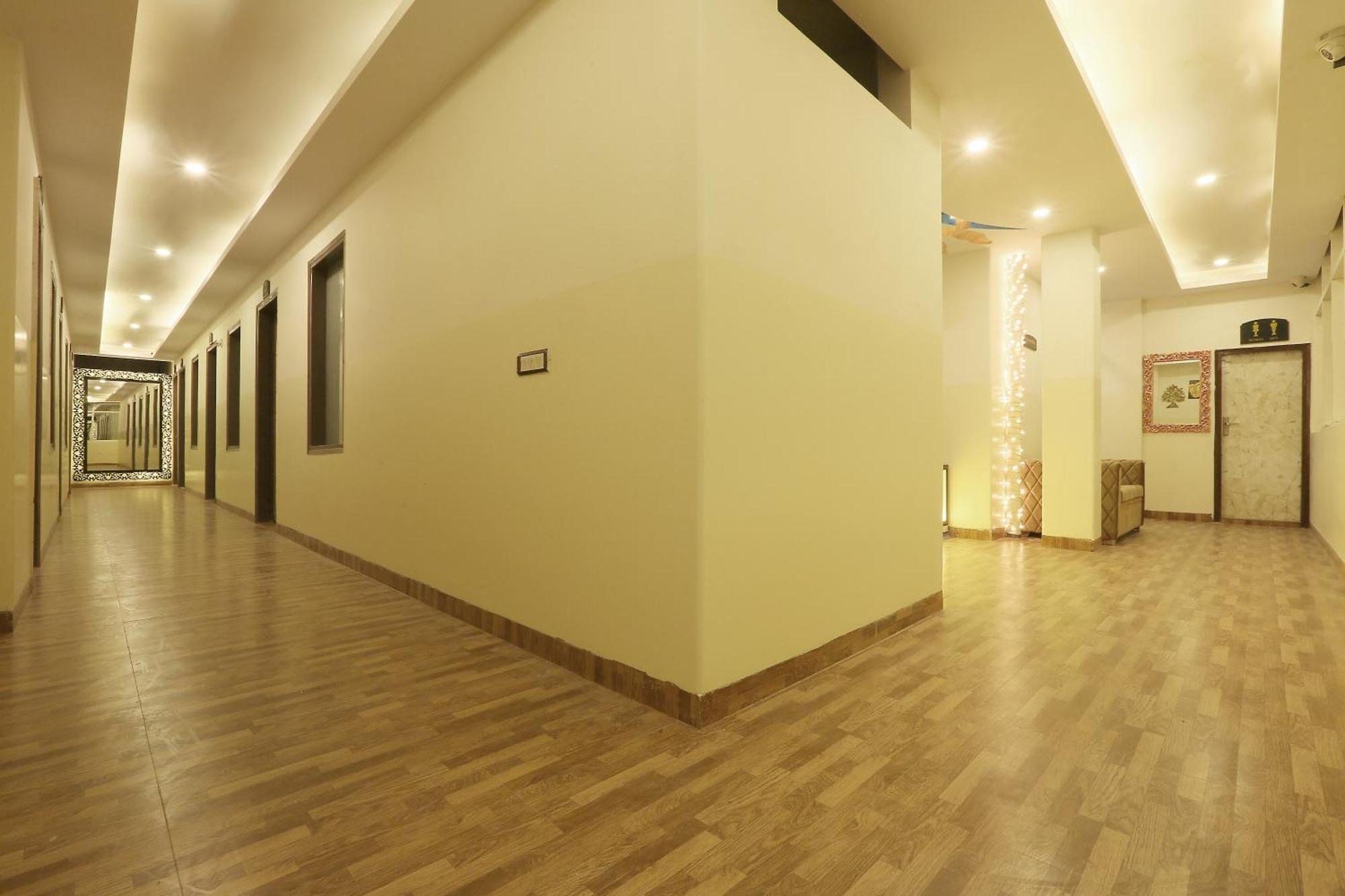 ニューデリー Plazzo Prime Plaza At Delhi Airport Bed & Breakfast エクステリア 写真