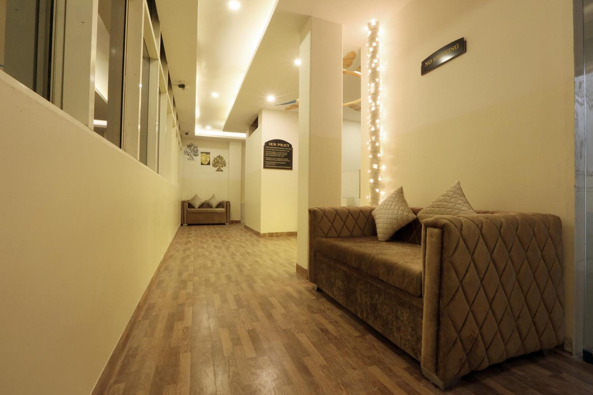 ニューデリー Plazzo Prime Plaza At Delhi Airport Bed & Breakfast エクステリア 写真